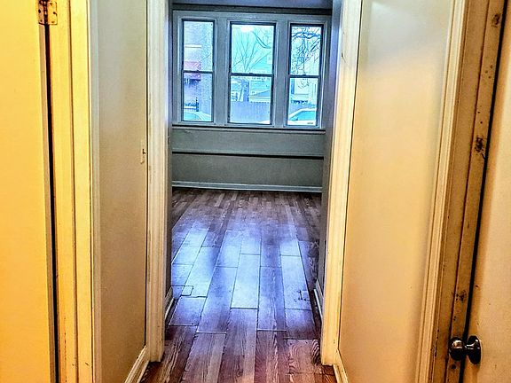 5th image of 4931 S Wood St
