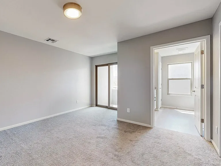 4547 Villa Loma Ln NE — Photo 20