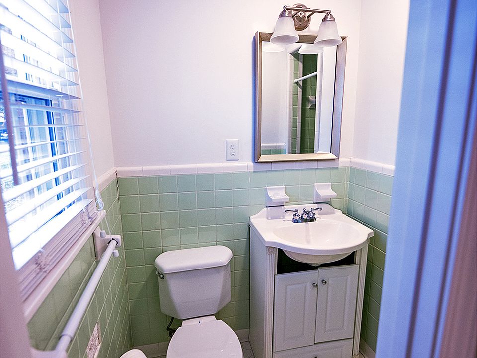 1st image of 139 Sunnyside Dr
