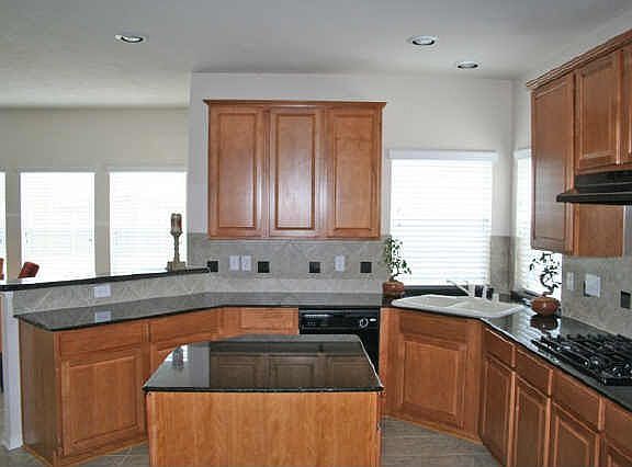 4th image of 3410 Bay Breeze Dr