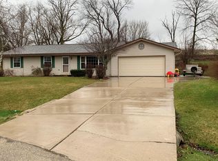 31005 Lake Pointe Ct, Waterford, WI 53185