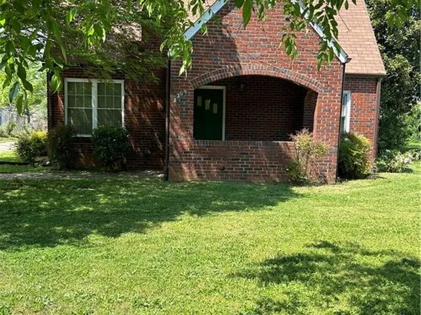 2309 E Sprague St, Winston Salem, NC 27107