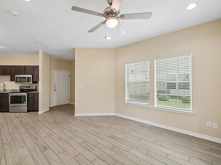 La Marquesa Apartments — Photo 72