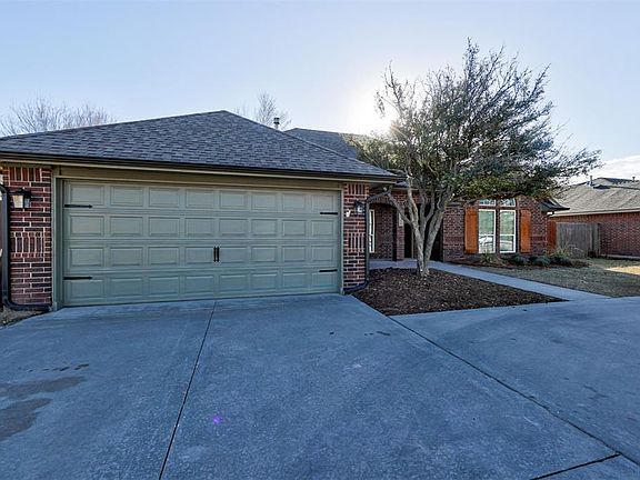 3rd image of 2905 Hanover Dr