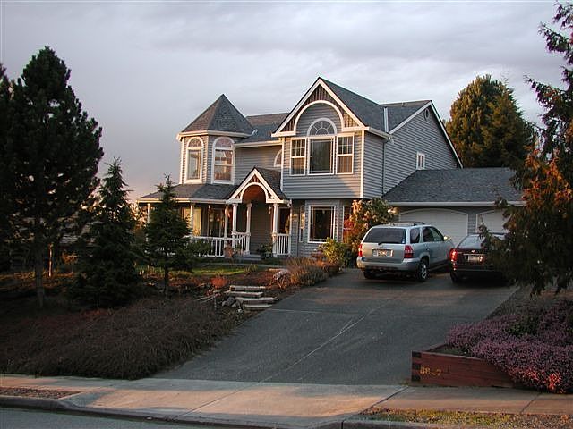 1st image of 6827 62nd Pl NE