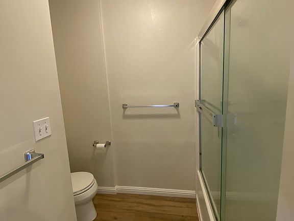 5th image of 1919 Garden Dr APT 202