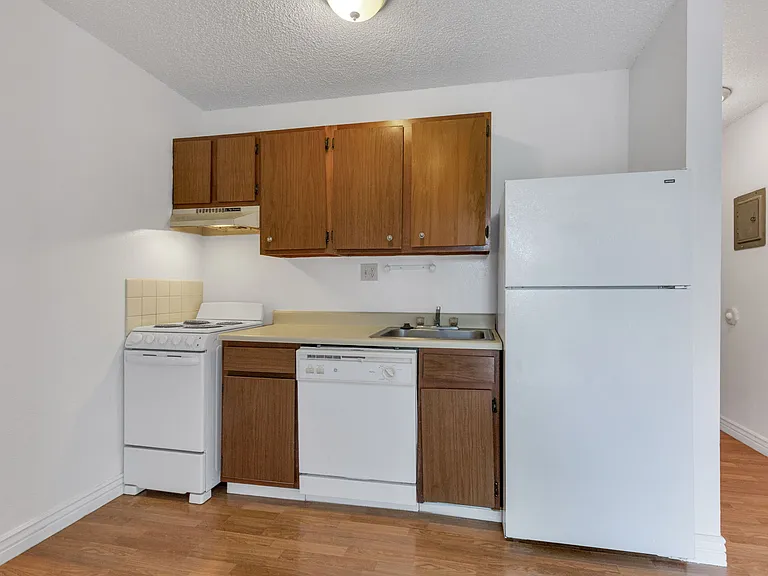 South Street Apartments — Photo 4