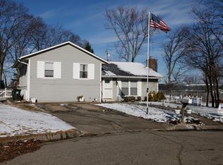 8 Angela Ct, Oxford, OH 45056