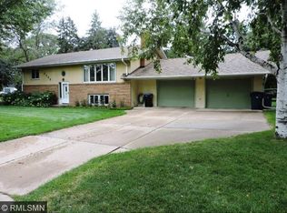 2555 Dellwood St, Roseville, MN 55113