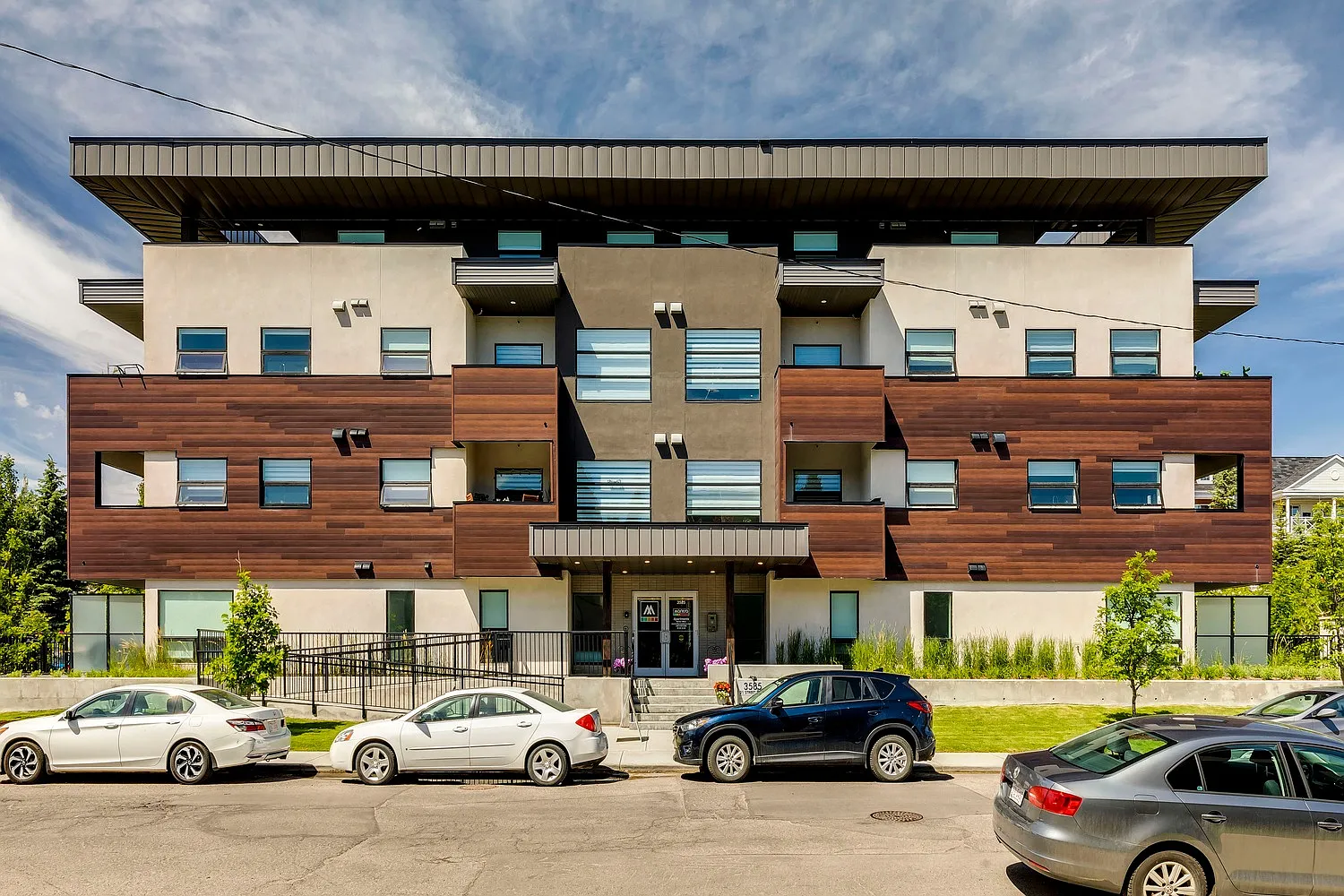 Mantra Marda Loop — Photo 1