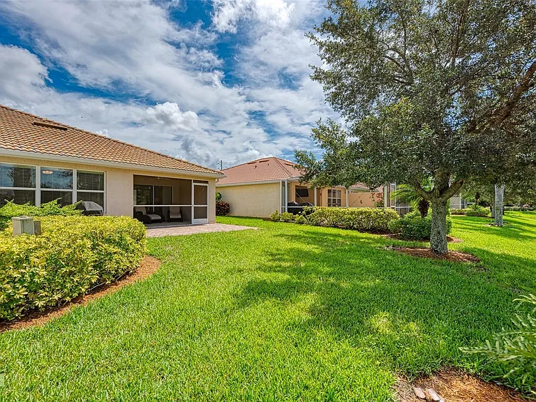 6083 Benevento Dr — Photo 33