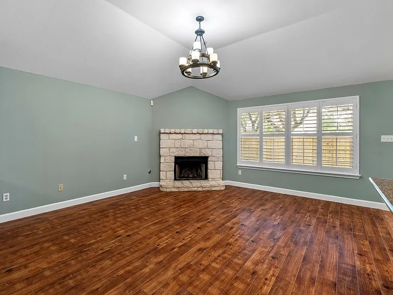 1310 Brighton Bend Ln — Photo 7
