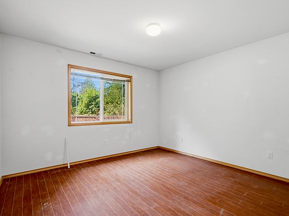 2nd image of 7116 NE 170th St
