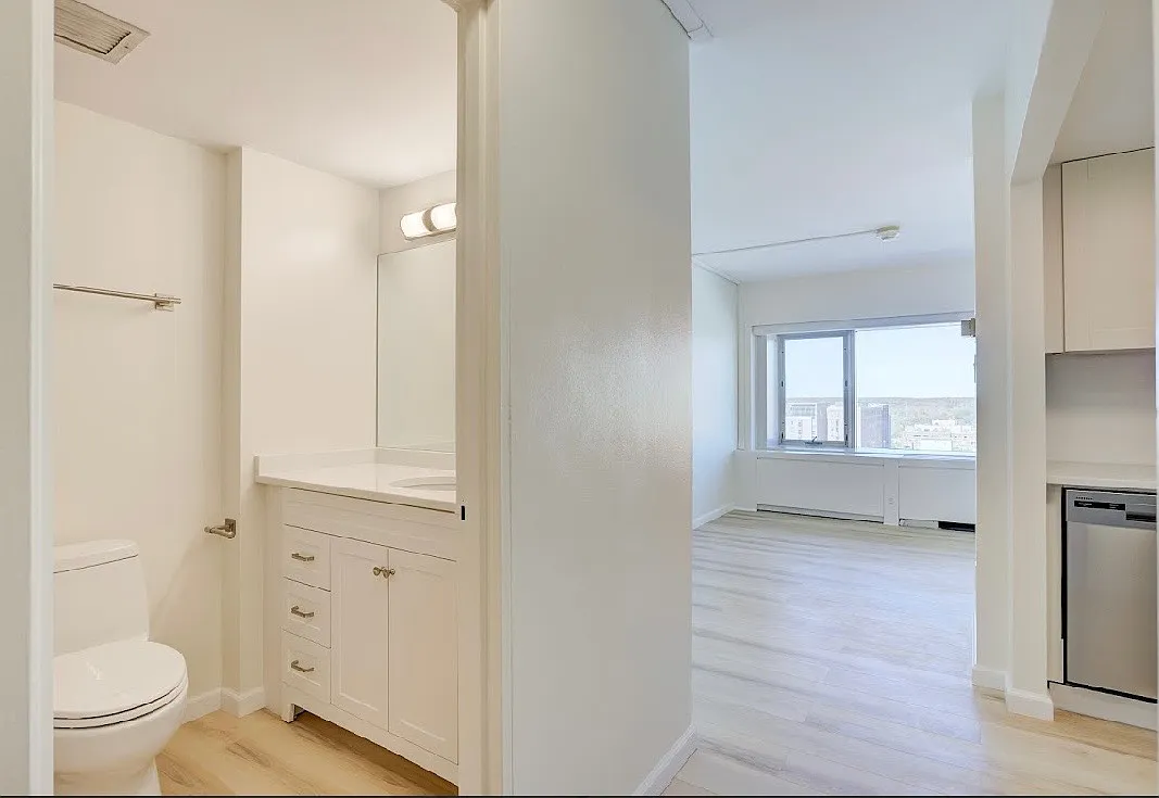 1 bed, 430 sqft, $2,000 — Photo 3