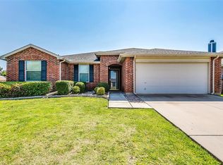 1301 Cherokee Rose Ln, Burleson, TX 76028