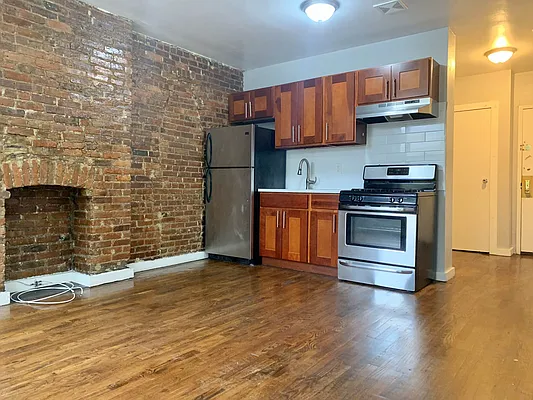 Rented by Brooklive Management/Deergrow Developments LLC | media 4