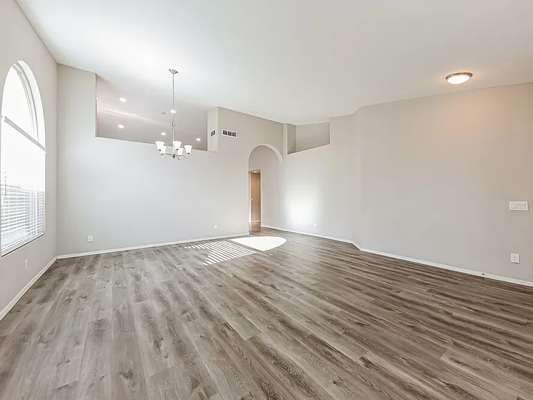 4317 W Electra Ln — Photo 4