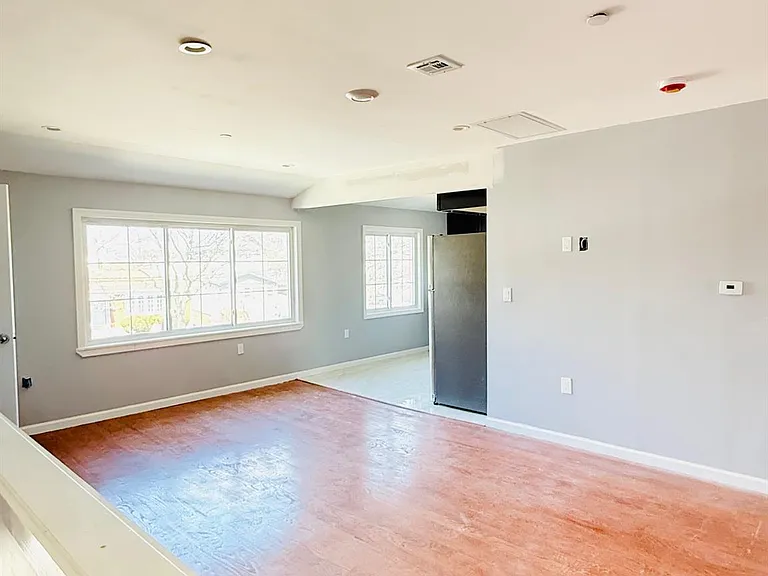 13922 Lakewood Ave #2F — Photo 3