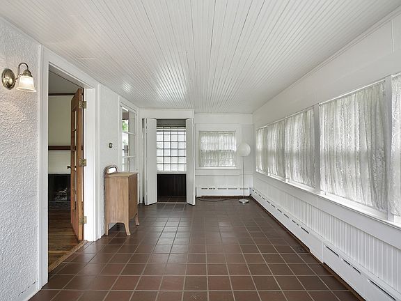 3rd image of 716 Asbury Ave
