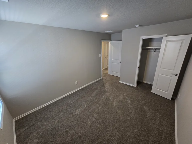 2223 Cliff Springs Dr — Photo 34