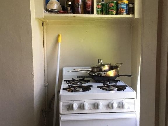 5th image of 4722 15th Ave NE APT 6