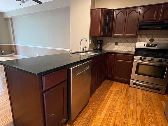 3rd image of 2852 Stonewater Dr