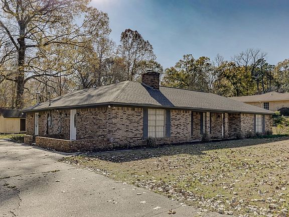 3rd image of 409 Lakeside Dr