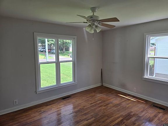 4th image of 901 S Home St