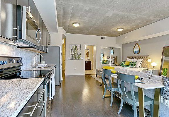 5th image of 1701 Payne St APT 2001
