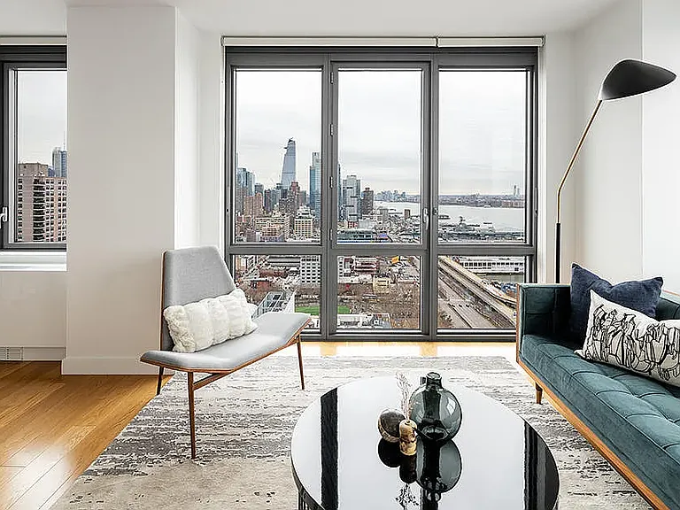 606 W 57th St #4103 — Photo 10