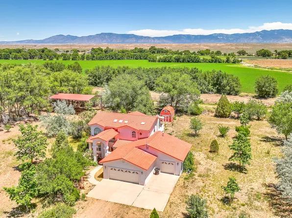 27 Amateur Ln, Los Lunas, NM 87031