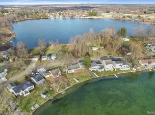 2165 W Fork Rd, Lapeer, MI 48446