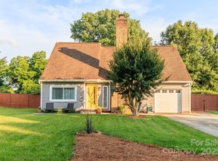 10209 Green Tee Ln, Charlotte, NC 28277