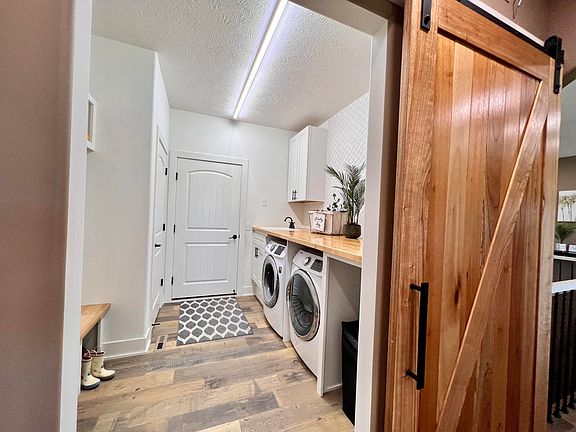 2nd image of 522 Hope Ave