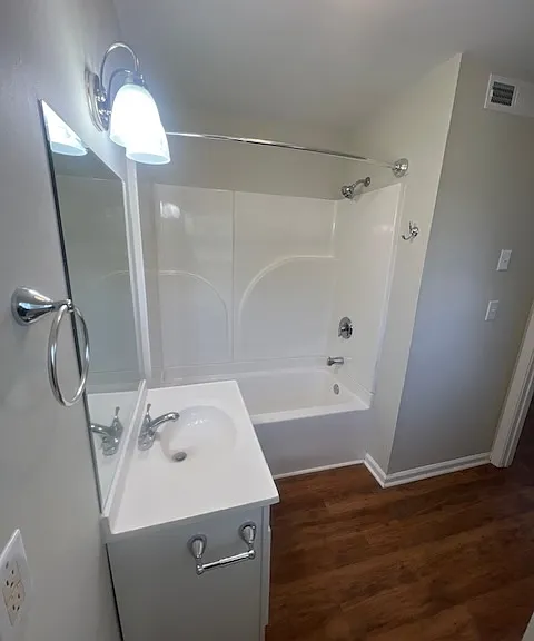 4335 Lela Ave NE #4 — Photo 4
