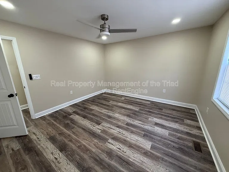 1226 Hoover Ave — Photo 8