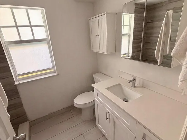 407 S Lakeside Dr — Photo 8
