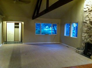 581 S 68th Pl, Springfield, OR 97478