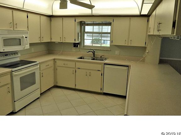 2nd image of 71 Lake Fairgreen Cir