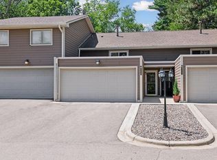 9556 Trail East Rd, Bloomington, MN 55420