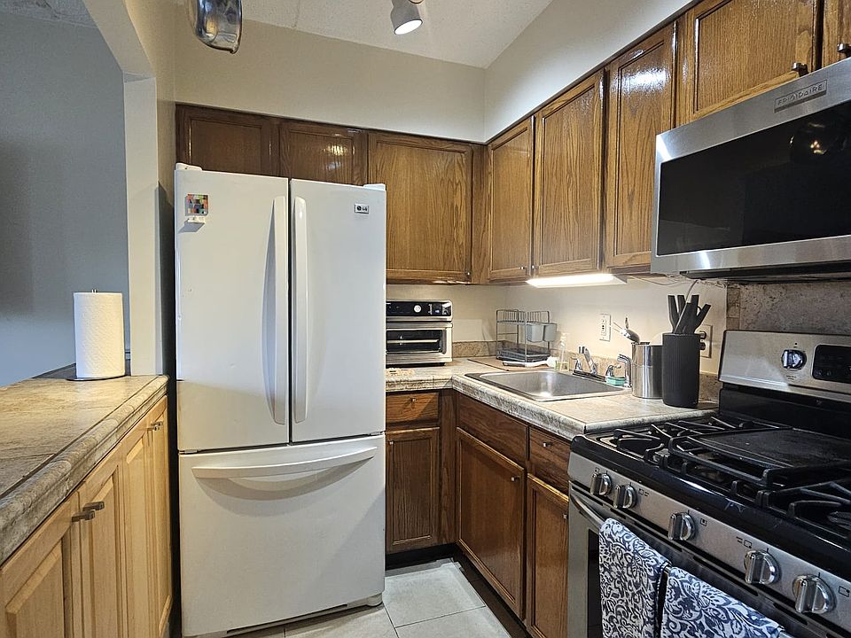 1st image of 1304 33rd Ave #2