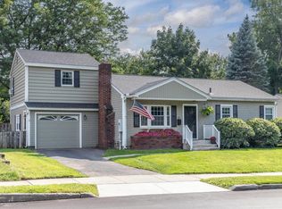 85 Birchcliff Pkwy, Burlington, VT 05401