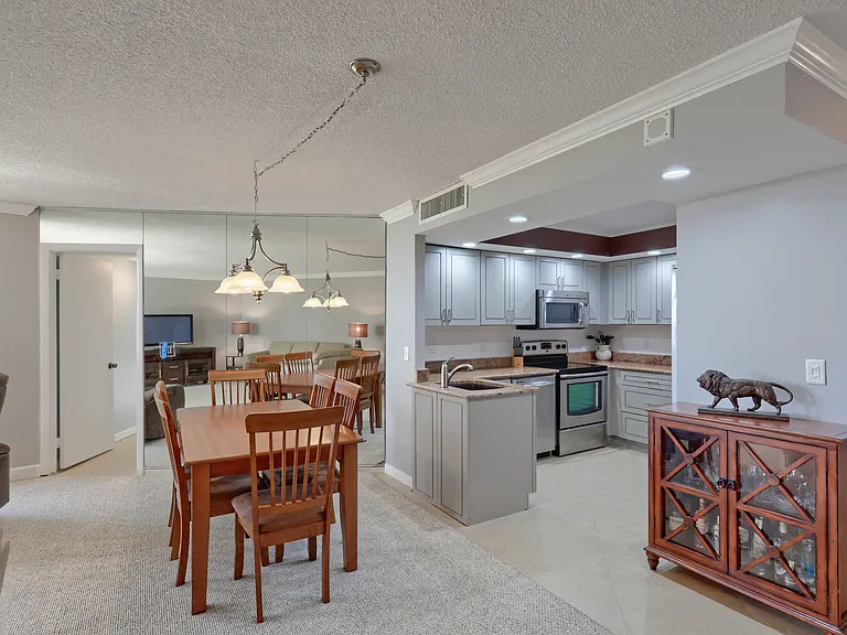 2800 N Ocean Dr #A — Photo 12