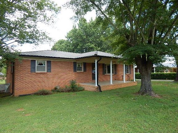 3rd image of 220 Azalea Dr