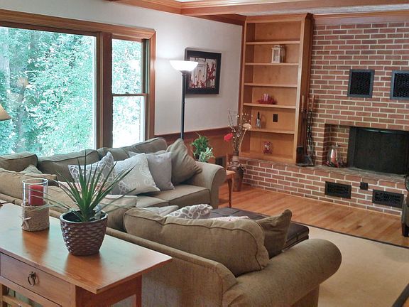 2nd image of 5254 Silver Creek Dr
