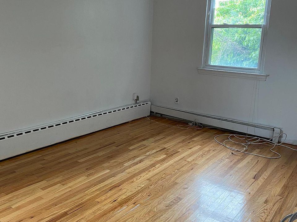 1st image of 1007 Huntington Ave #1A