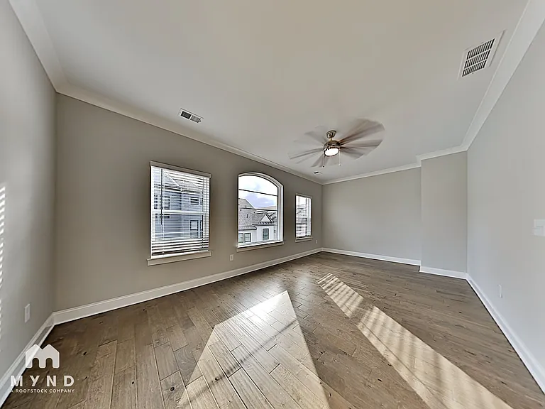 576 Broadview Pl NE — Photo 21