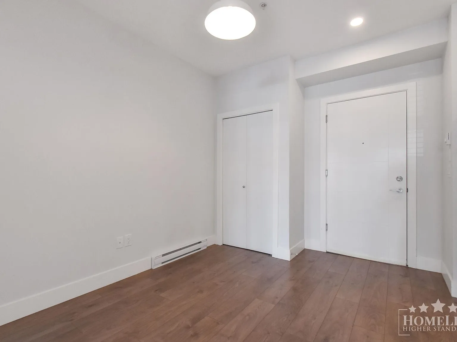2 bed, 848 sqft, $2,300 — Photo 2