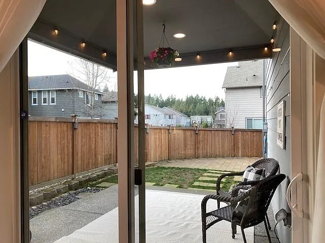 18811 Village Pkwy E — Photo 8