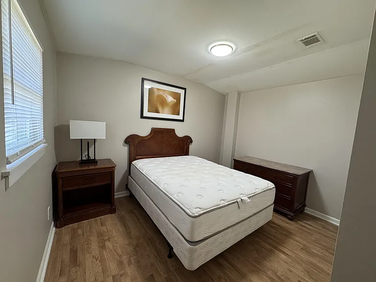 Apple Valley Dr — Photo 1